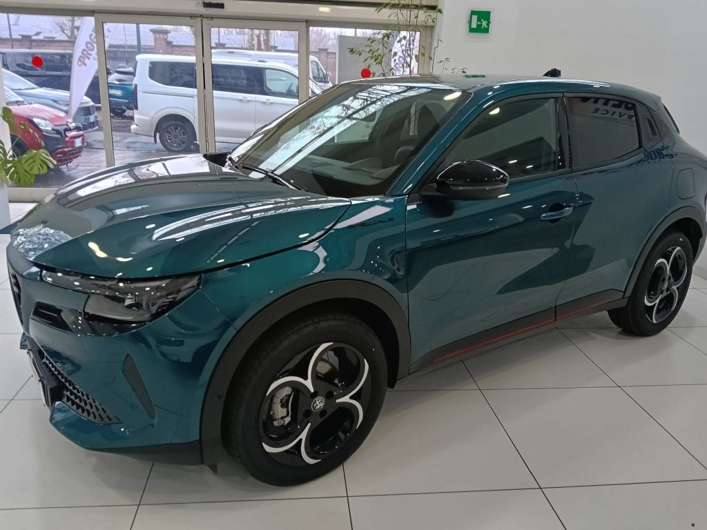 ALFA ROMEOSPECIALE 1.2 145CV HYBRID EDCT6 in vendita a Torino